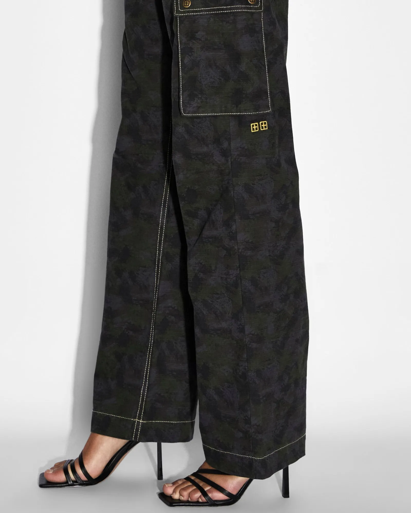 Flash Sale Ksubi Squad Cargo Camo
